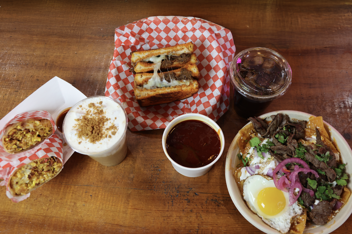 Photo 1 of 4: El Ring Cafe