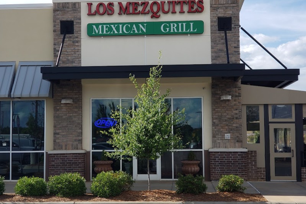 Los Mezquites Mexican Grill
