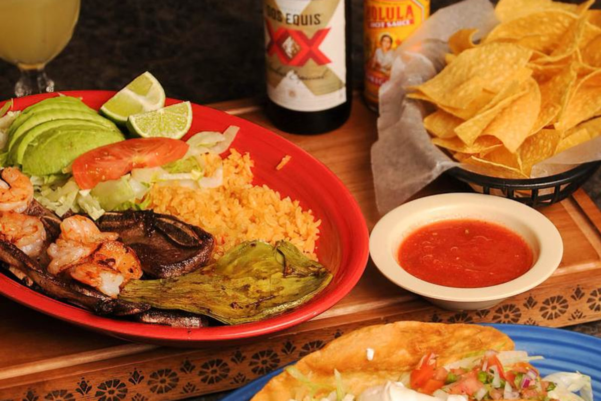 Photo 1 of 4: Los Mezquites Mexican Grill
