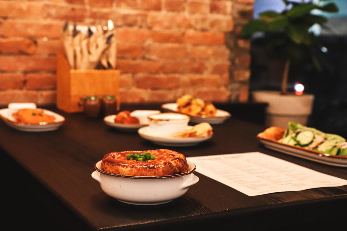 Maumee Street: Taproom + Kitchen