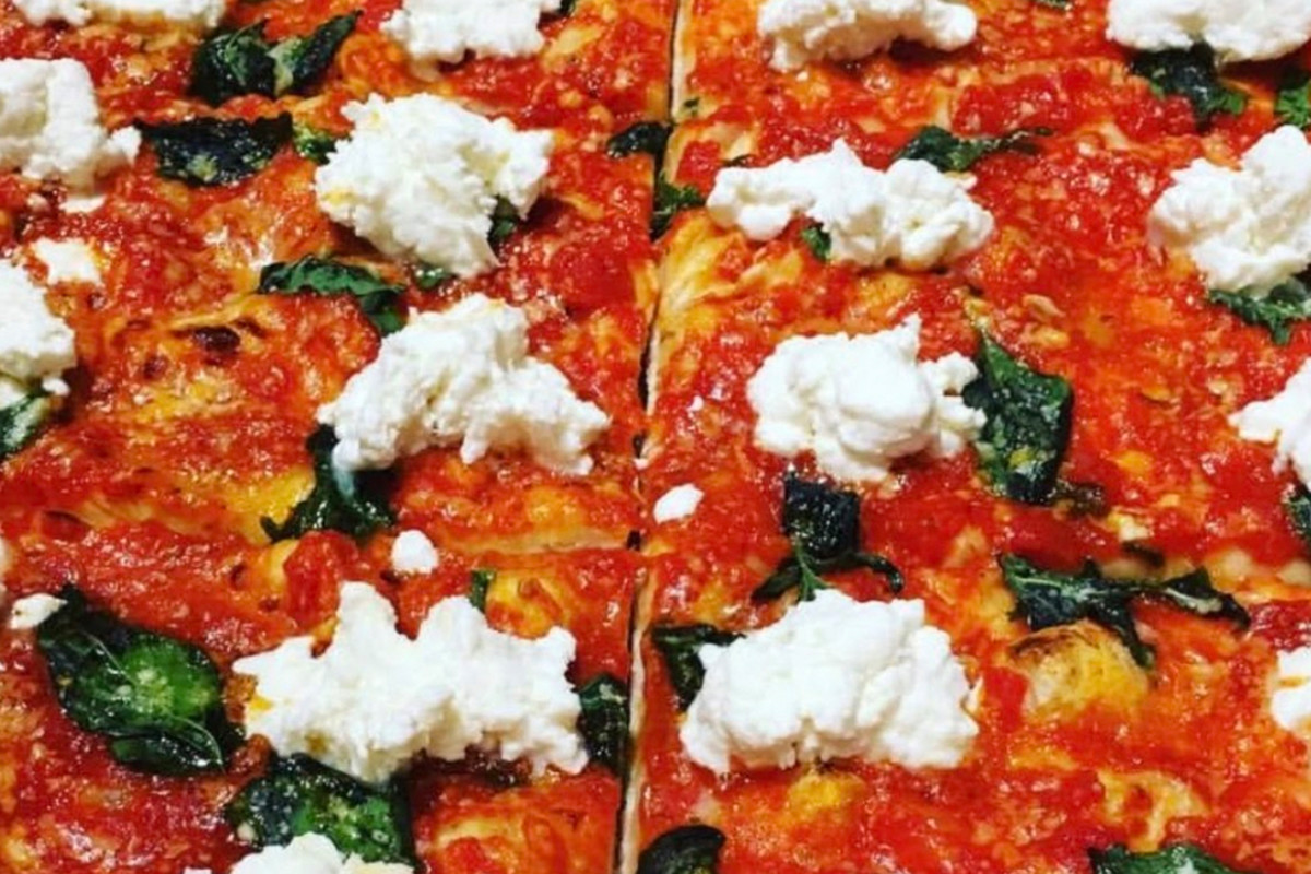 La Villa Pizzeria - Dyker Heights