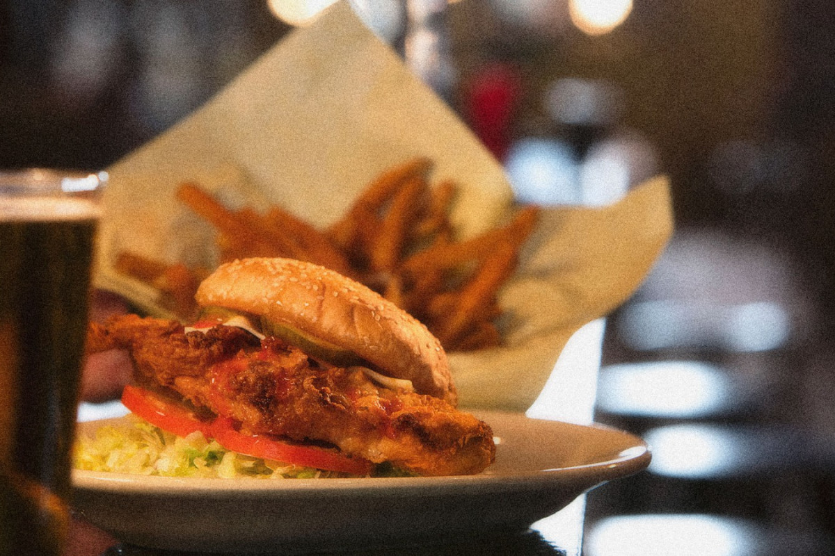 Crickets Draft House & Grill