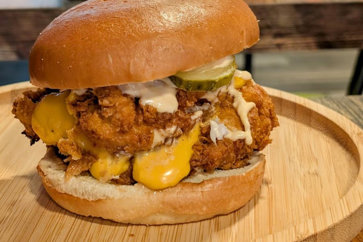 Tribos Peri Peri Avon CT
