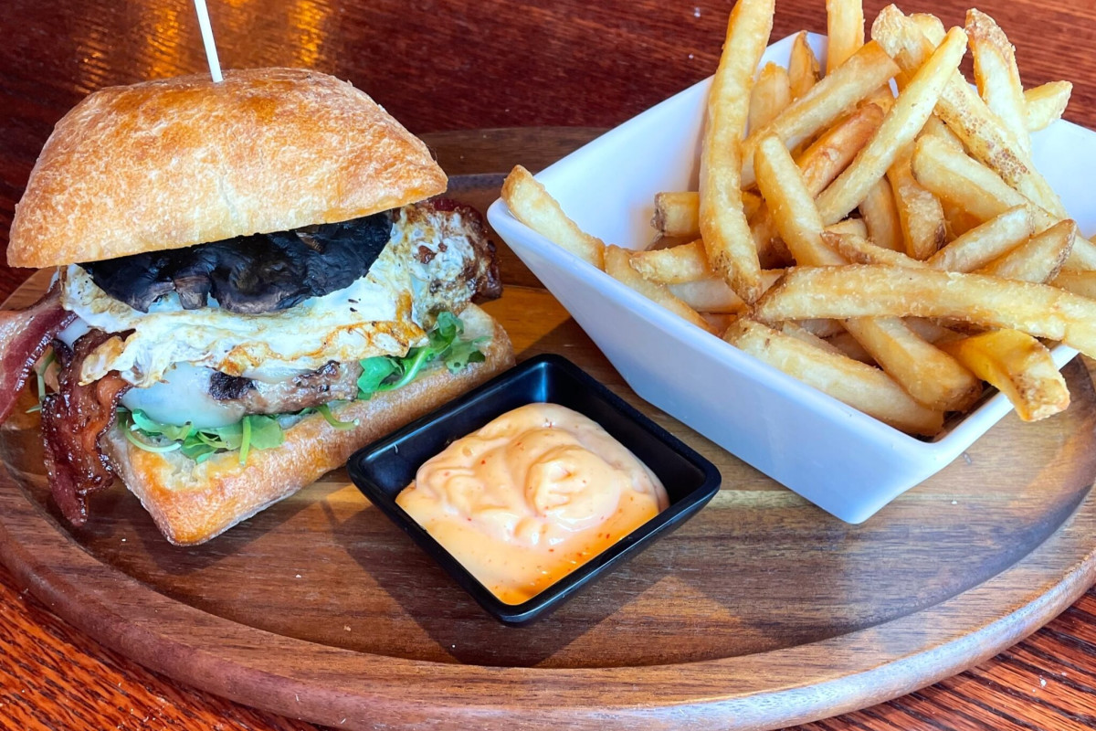 Photo 1 of 4: Tap House Grill