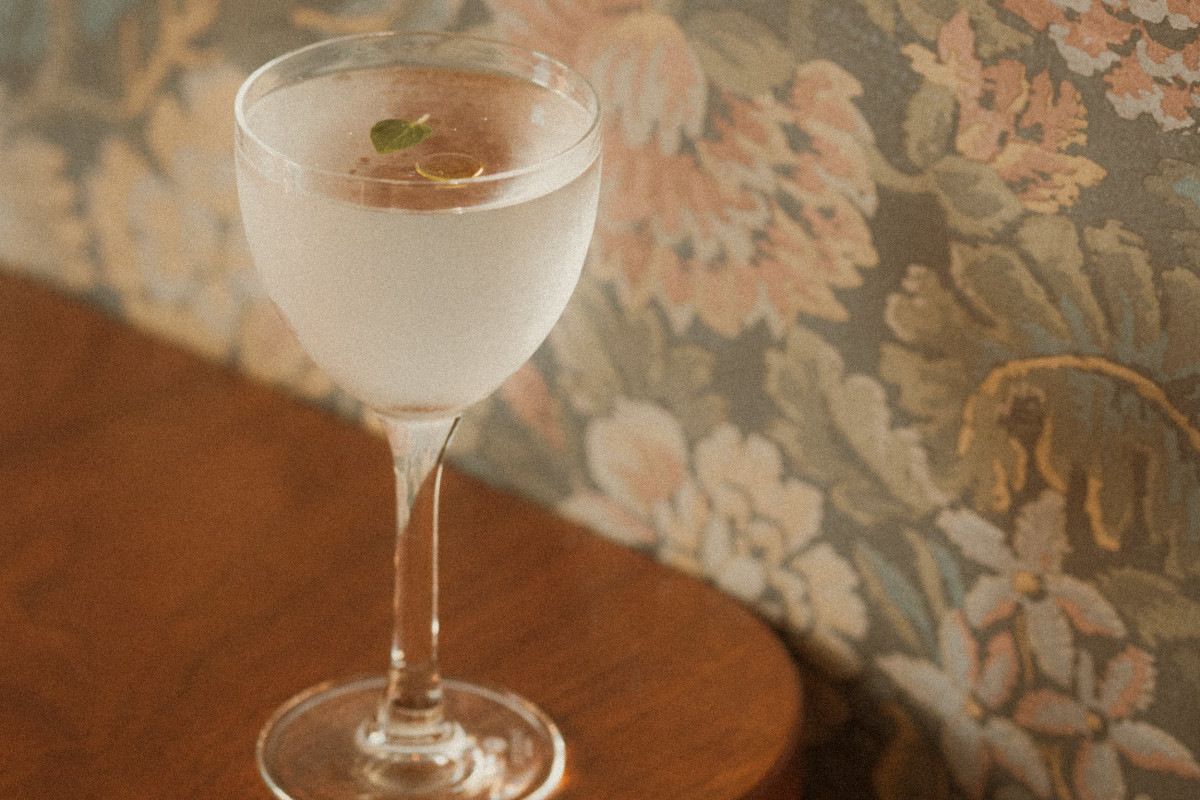 Photo 1 of 4: Wallflower