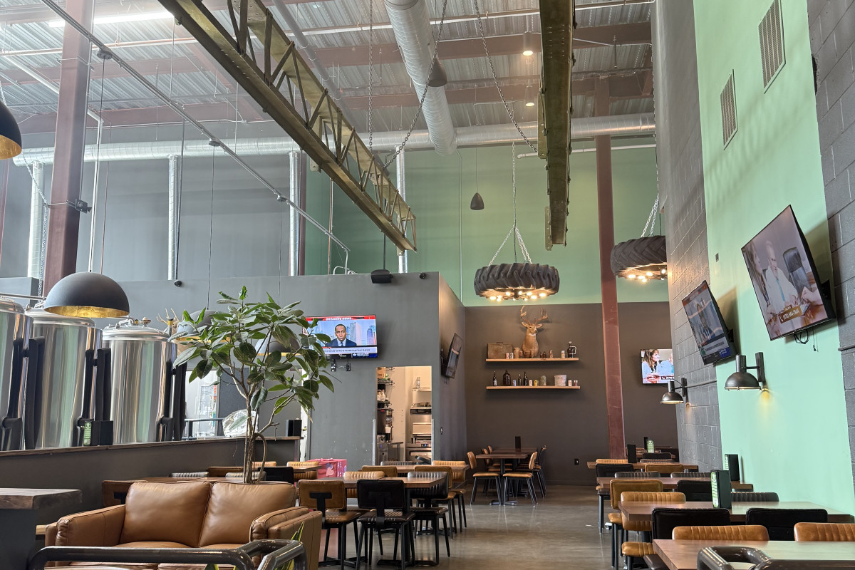 Photo 1 of 4: Hyde Brewing