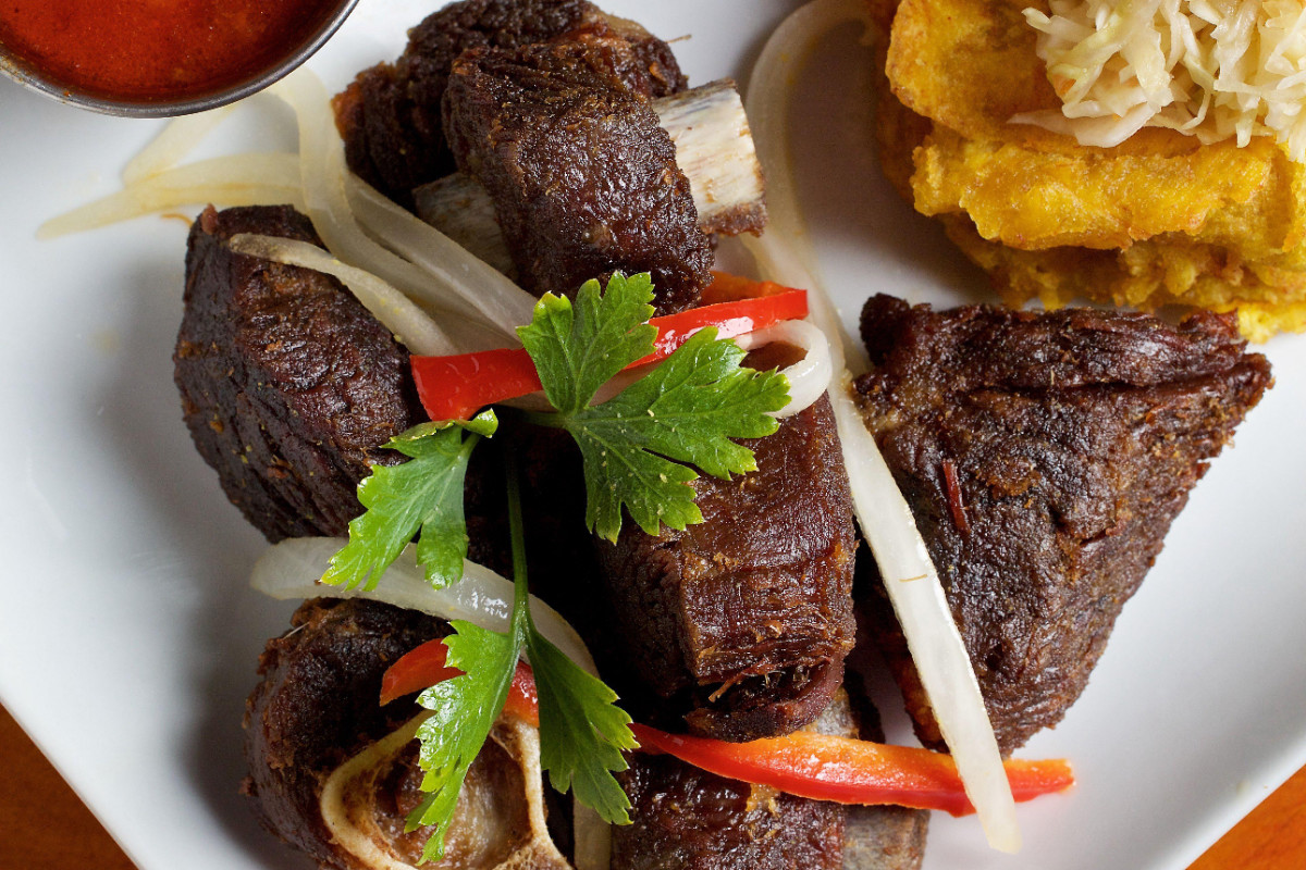 Plezi Restaurant & Lounge