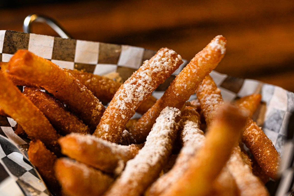 Quincy's Potomac Bar & Grille