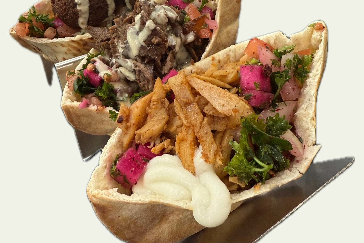 Leez Deli - by Shemalis - Connecticut Ave