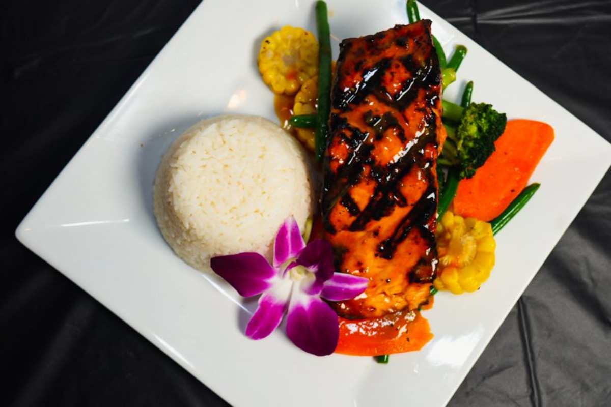 PiCH Restaurant and Lounge