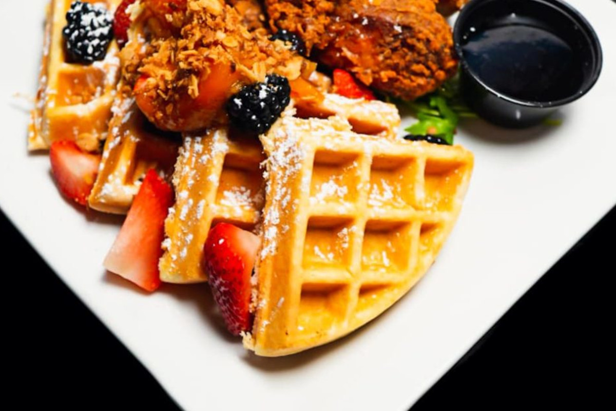 PiCH Restaurant and Lounge