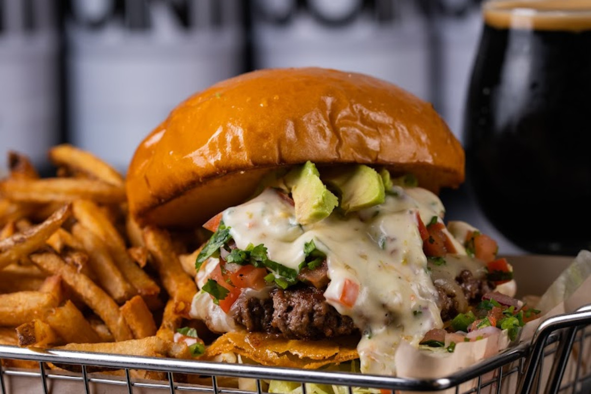 Brews Burger Joint - Warner Ranch