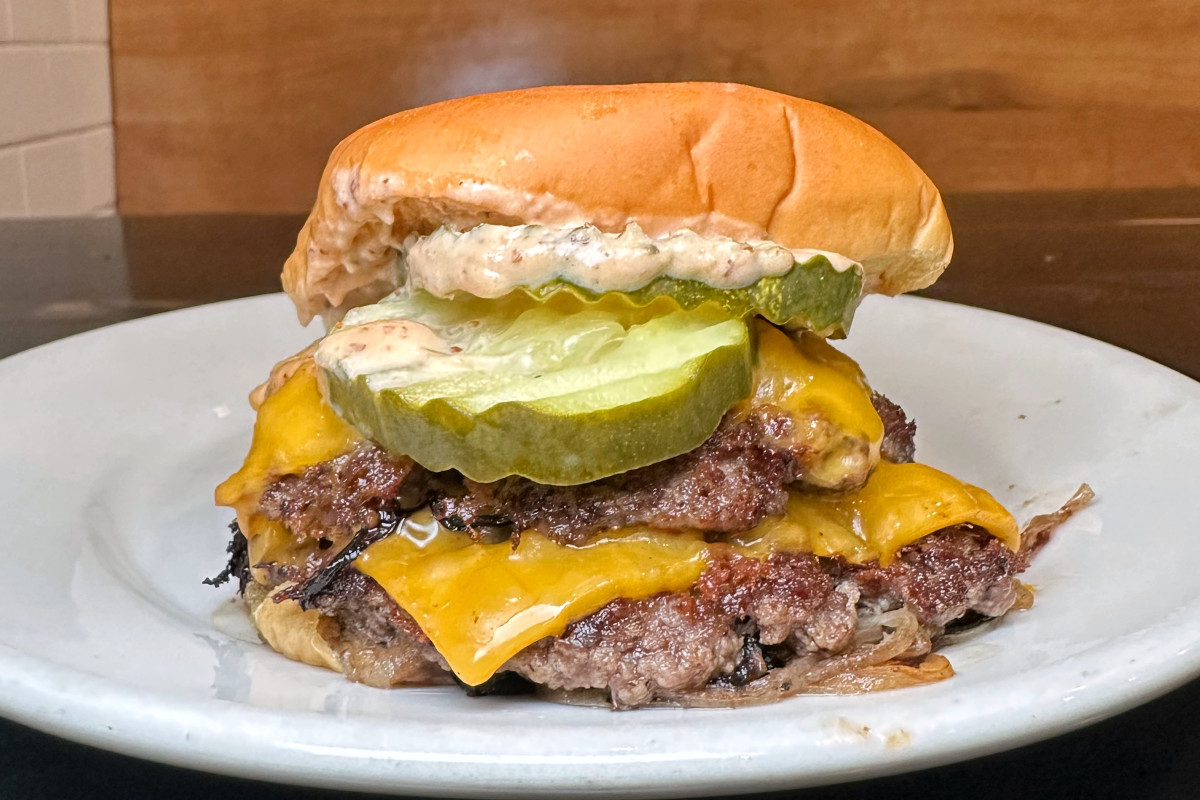 Handcraft Burgers & Brew