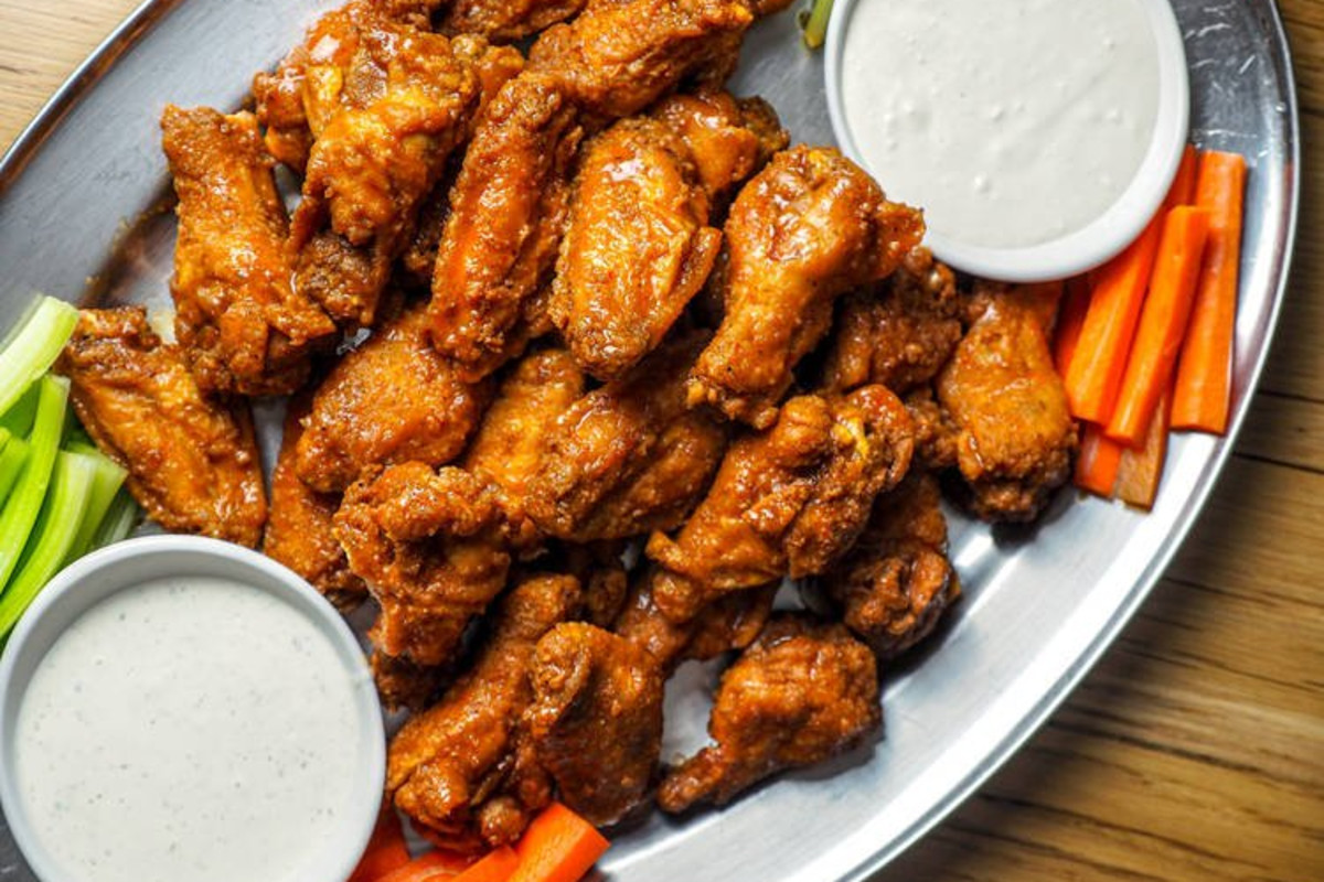 Mikki's Speakeasy Restaurant & Grill