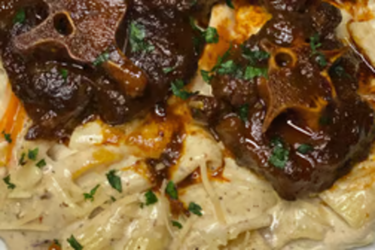 Mikki's Speakeasy Restaurant & Grill