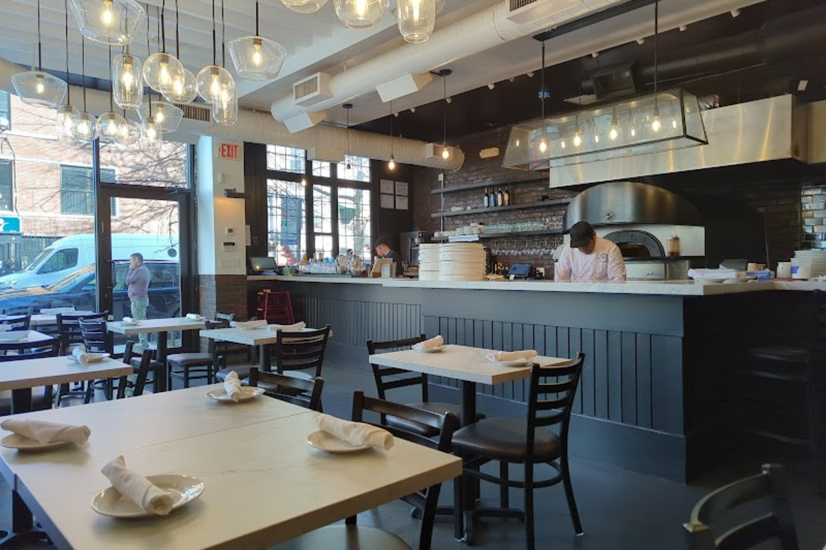 Biarritz Kosher Pizza and Wine Bar