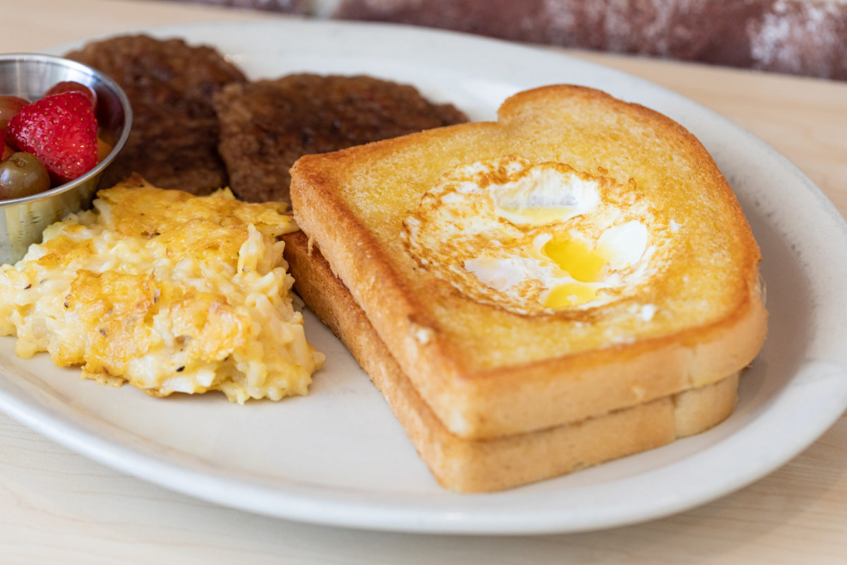 The Toasted Yolk Cafe - Woodlands