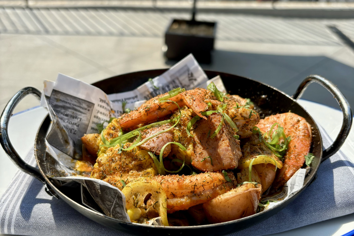 Roberto's Deluxe Oysters & Fine Fish