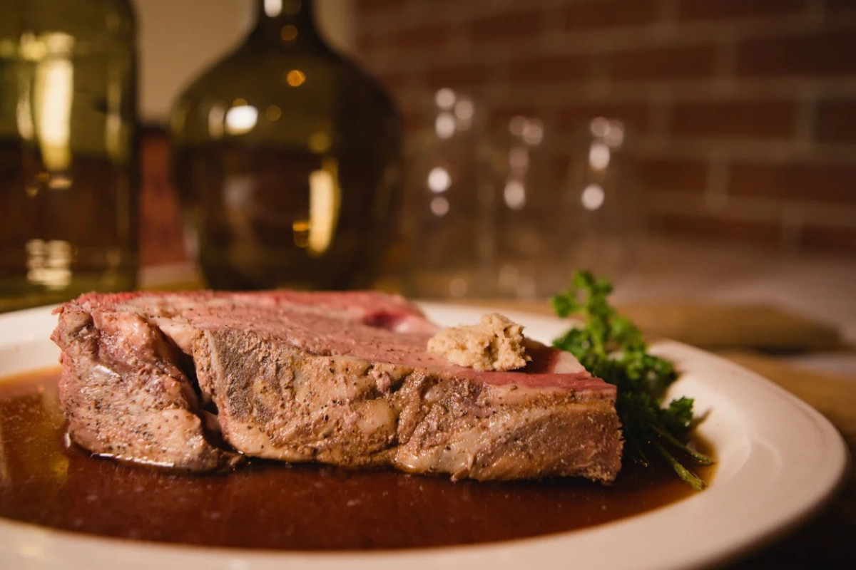 Photo 1 of 4: Auburn City Steakhouse