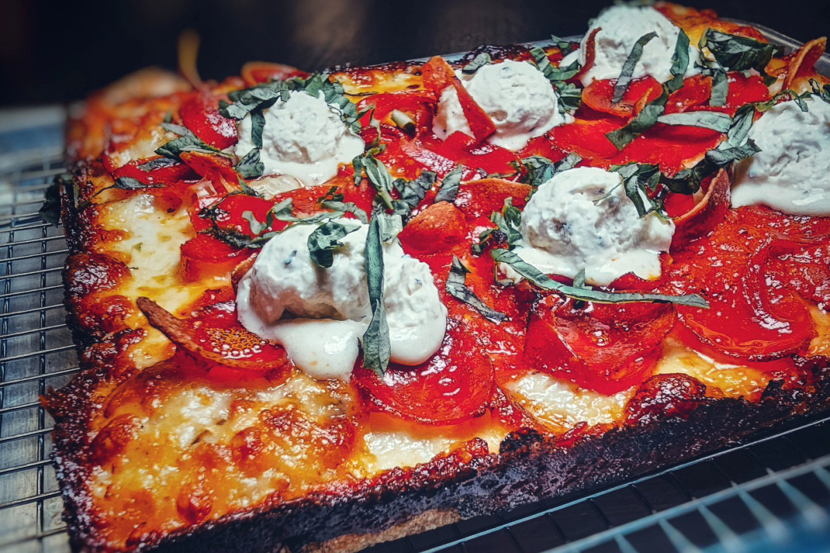 R Town Pizza