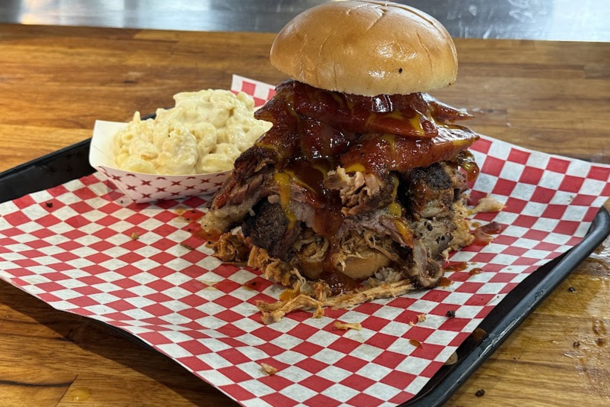 Big Daddy's BBQ & Sweet Shack - 4802 Valley View Boulevard Northwest