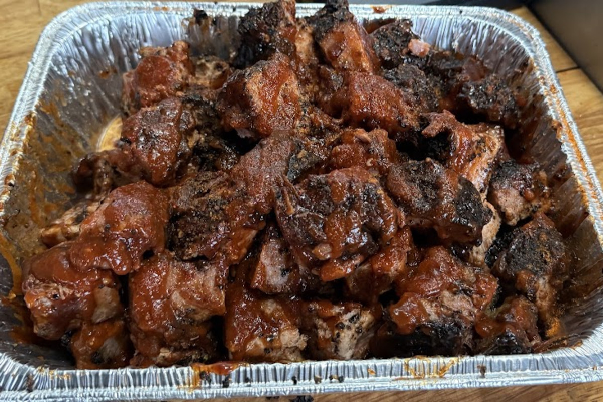 Big Daddy's BBQ & Sweet Shack - 4802 Valley View Boulevard Northwest