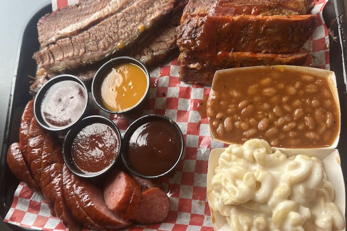 Big Daddy's BBQ & Sweet Shack - 4802 Valley View Boulevard Northwest