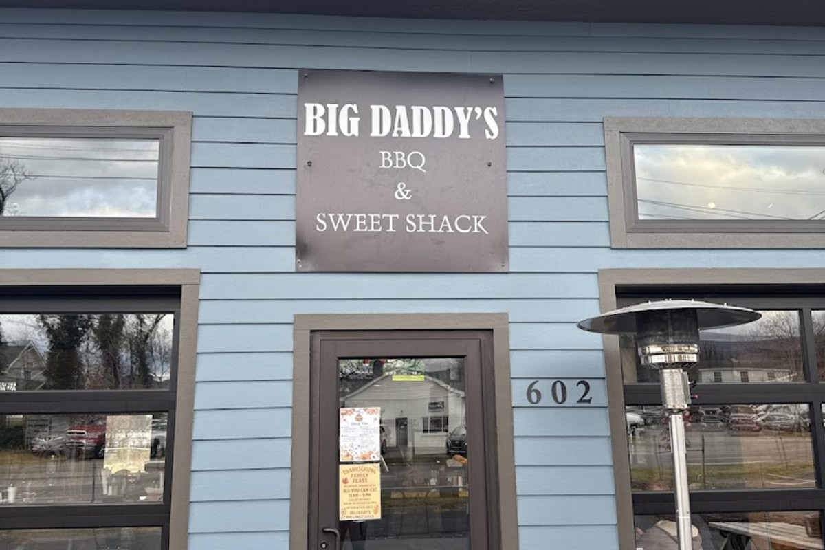Big Daddy's BBQ & Sweet Shack - 4802 Valley View Boulevard Northwest