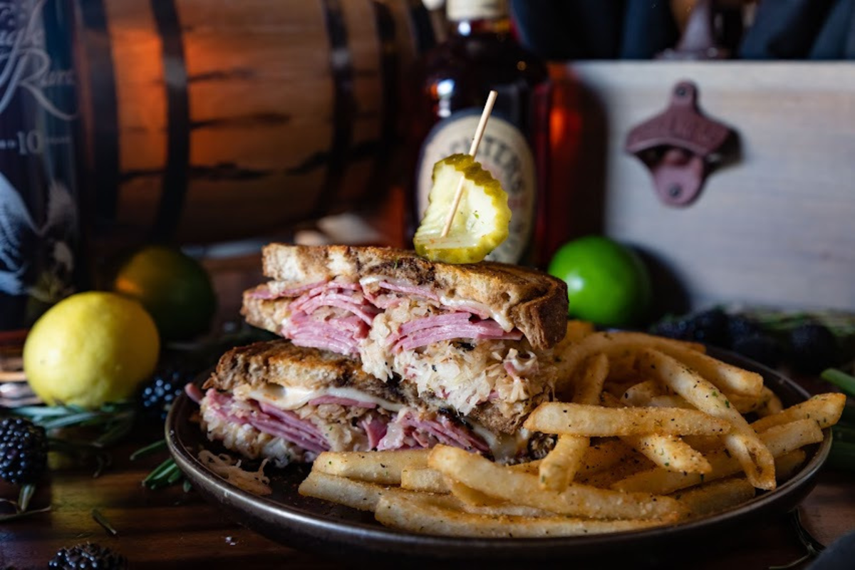 B&B Tavern - Sixes Road