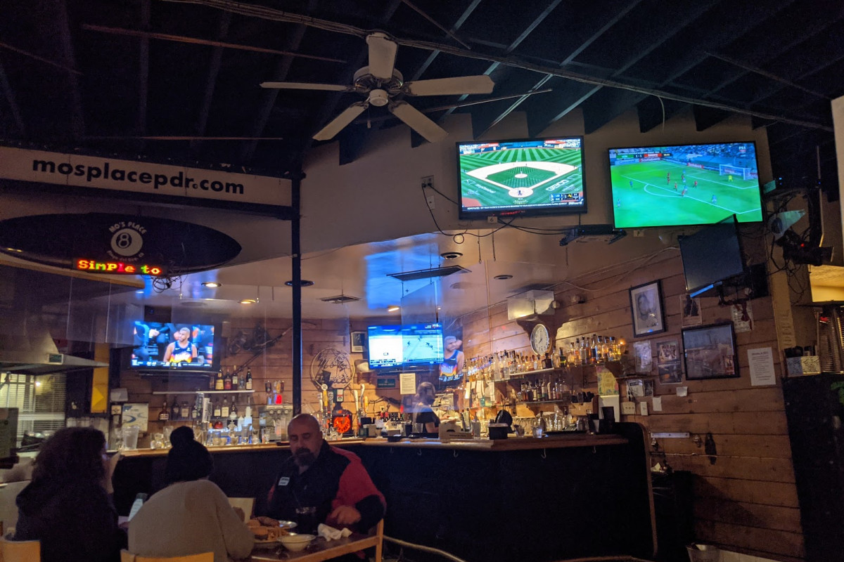 Mo's Place