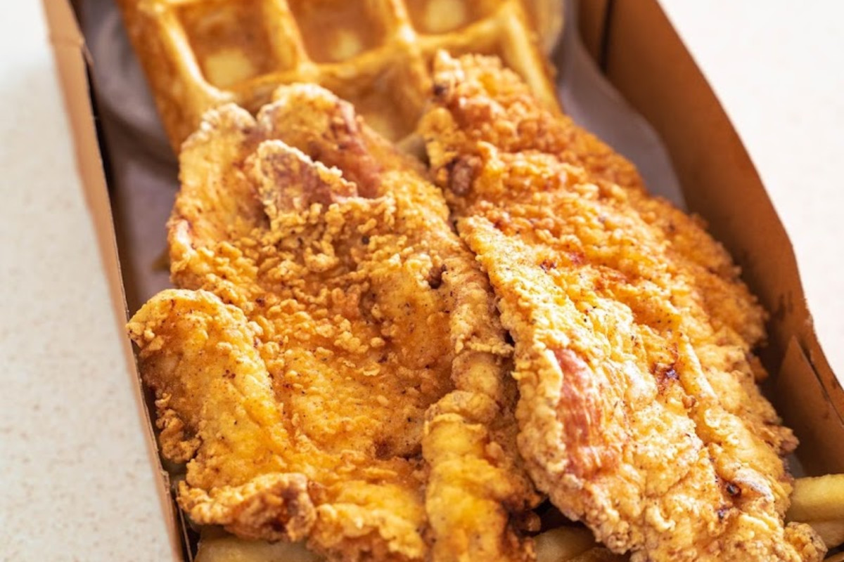 Ali's Chicken & Waffles - University Ave