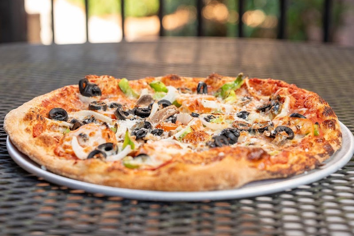 Photo 1 of 4: Homegrown Pizza