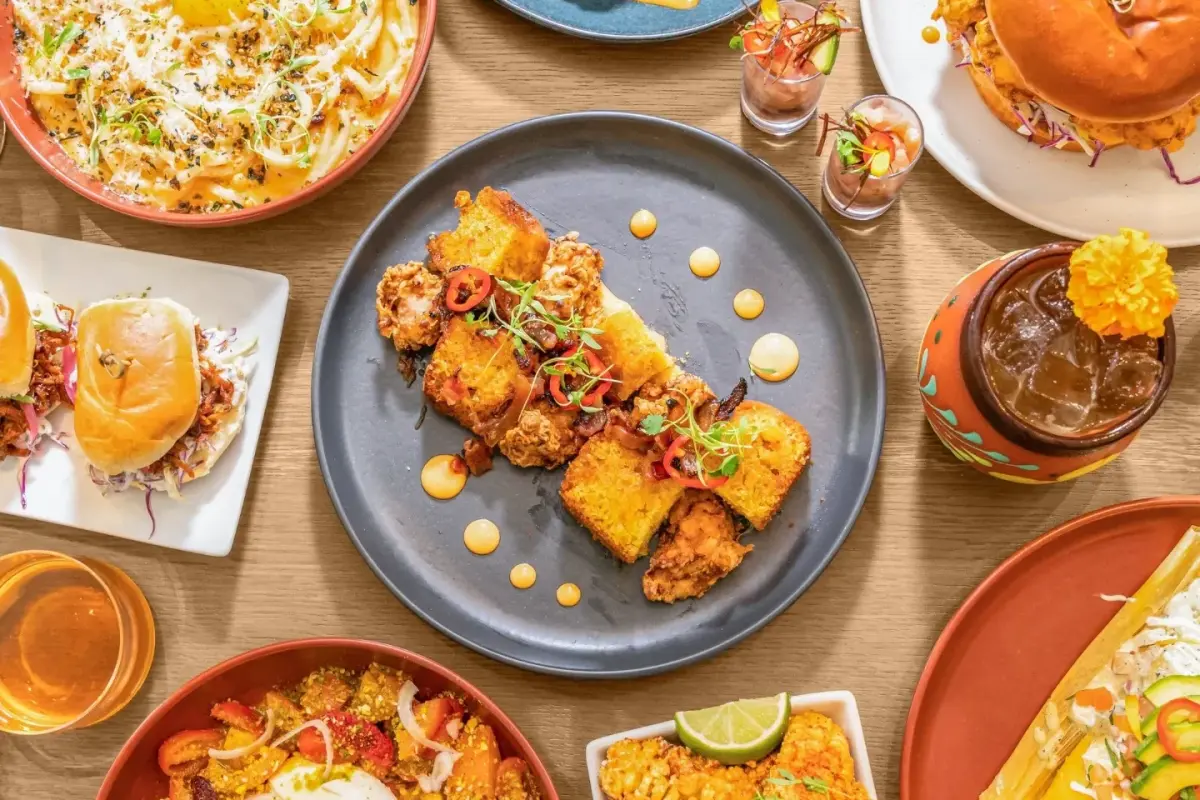 19 Restaurant & Bar at Studio Golf