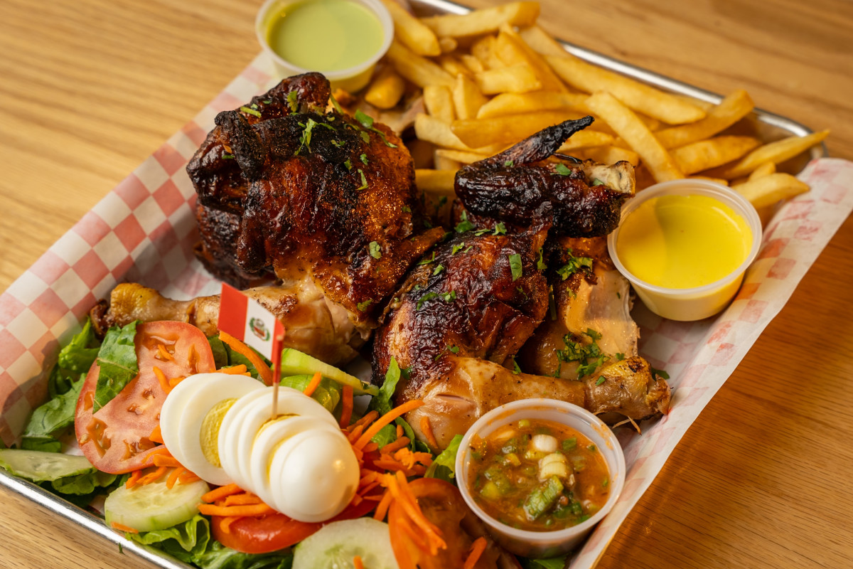 Photo 1 of 4: Pollo Lima