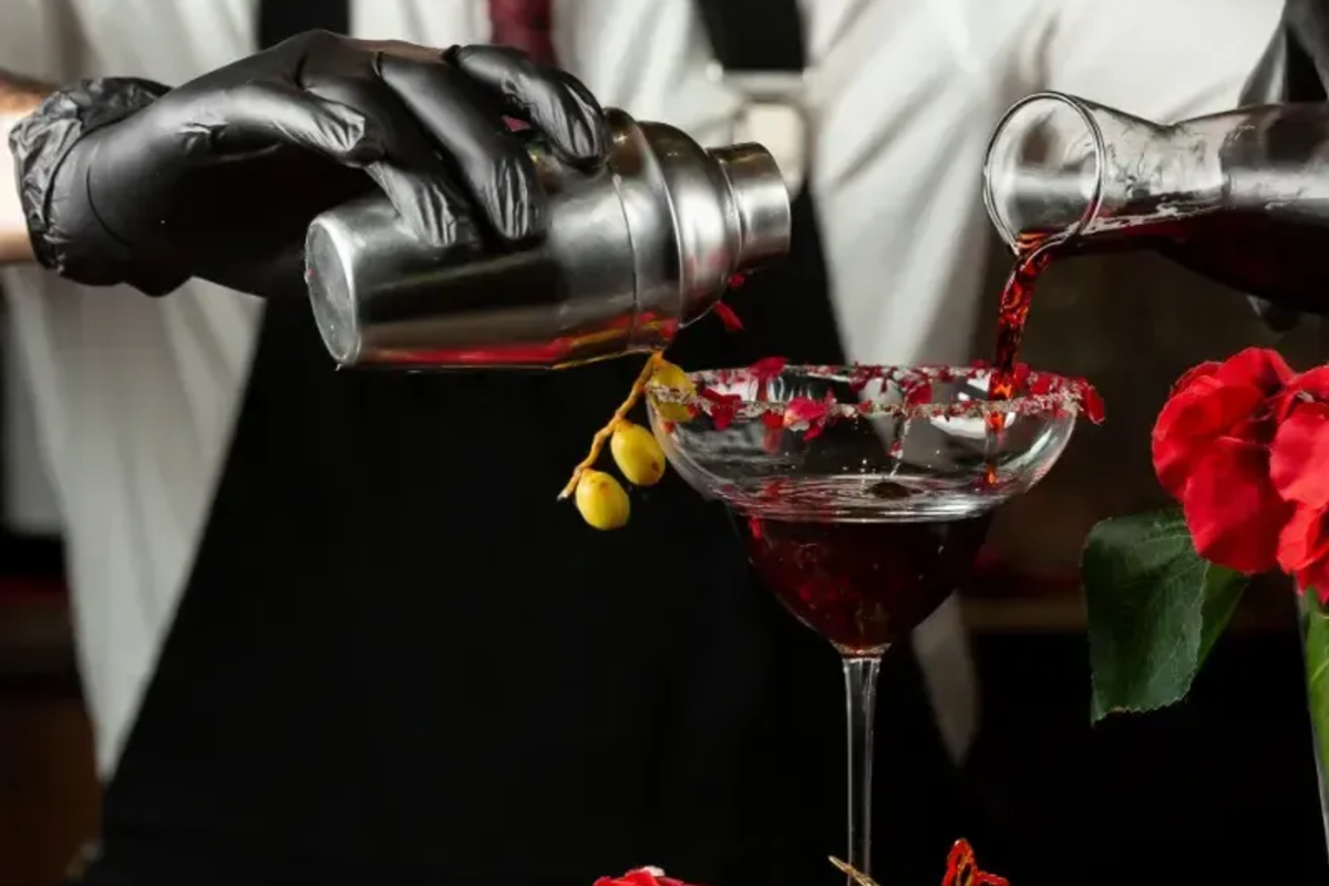 Photo 1 of 4: Aficionados Liquor Store & Mixology Bar