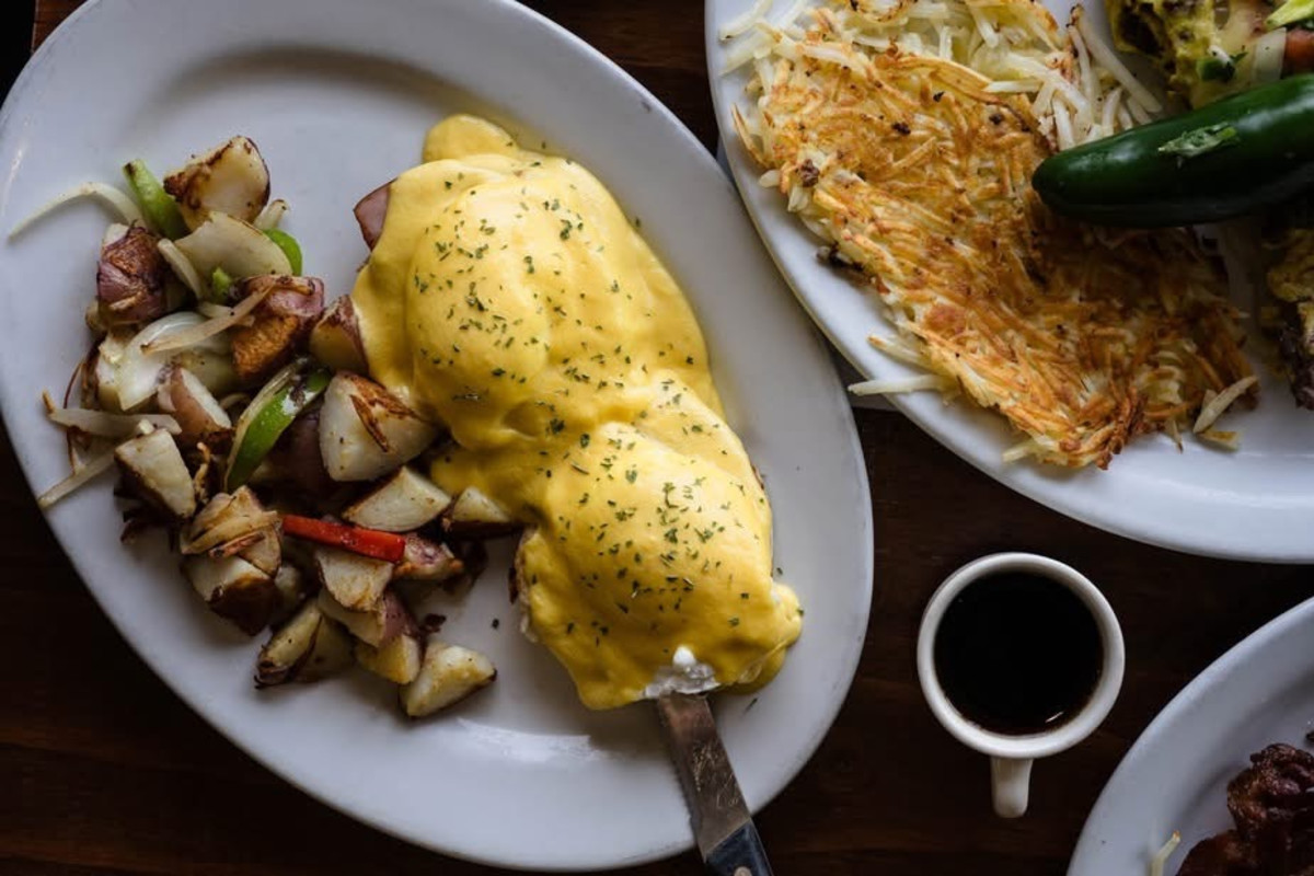 CH Cafe & Grill