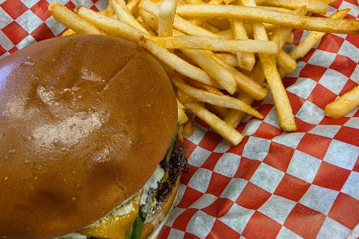 bombdiggity Dogs Burgers & Brew