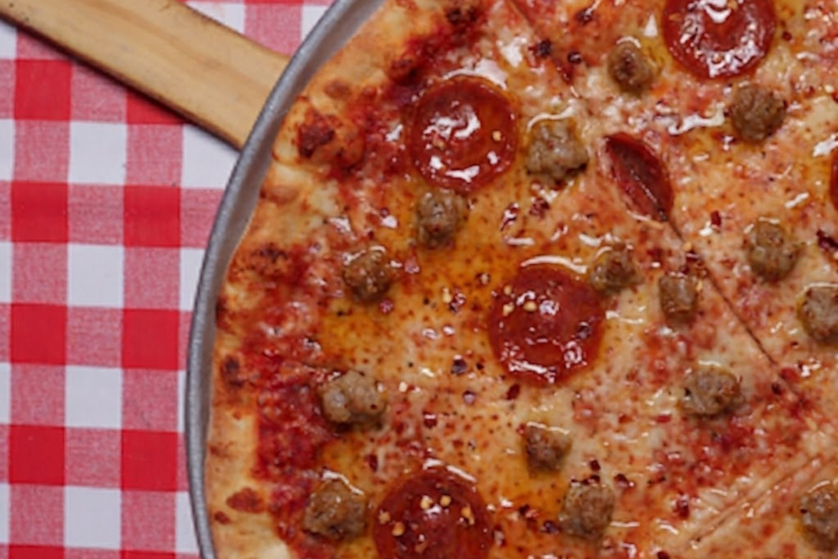 Photo 1 of 4: Gianna's Pizza