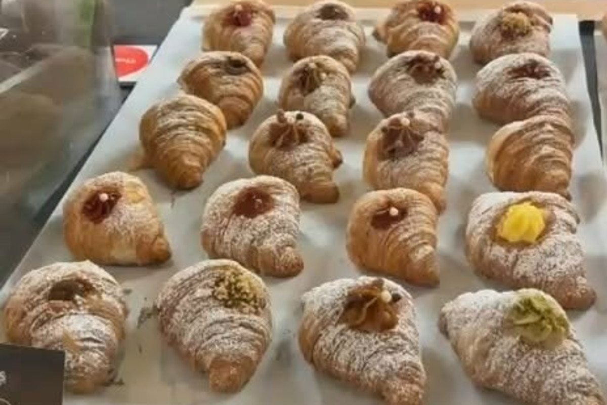 Eviva Greek Market & Bakery