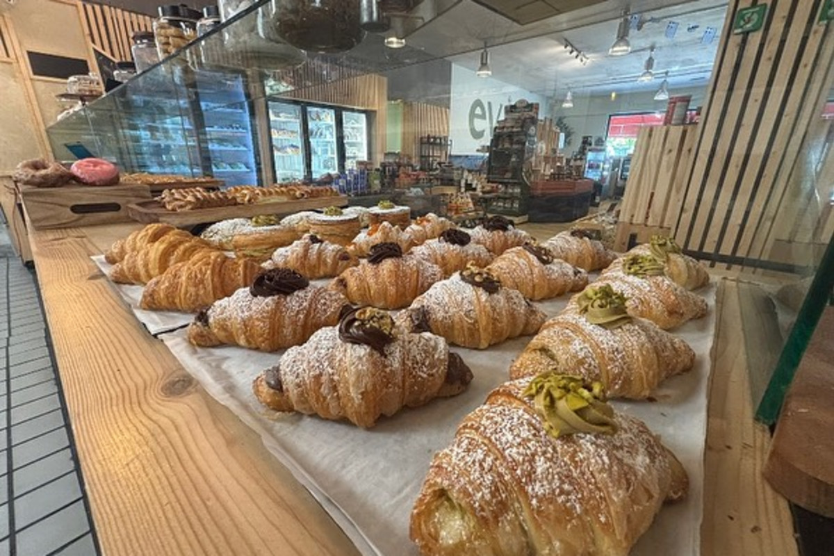Eviva Greek Market & Bakery