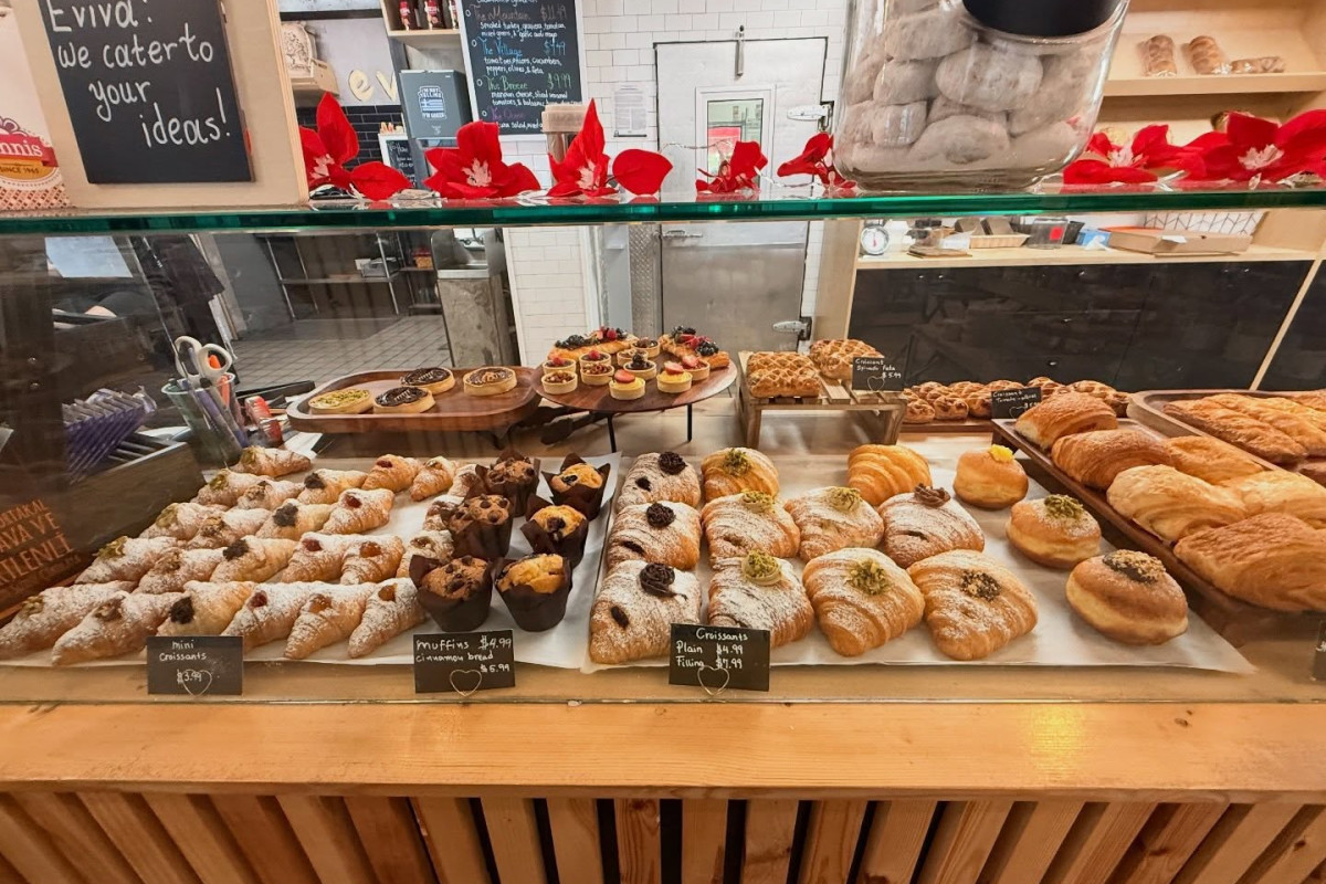 Eviva Greek Market & Bakery