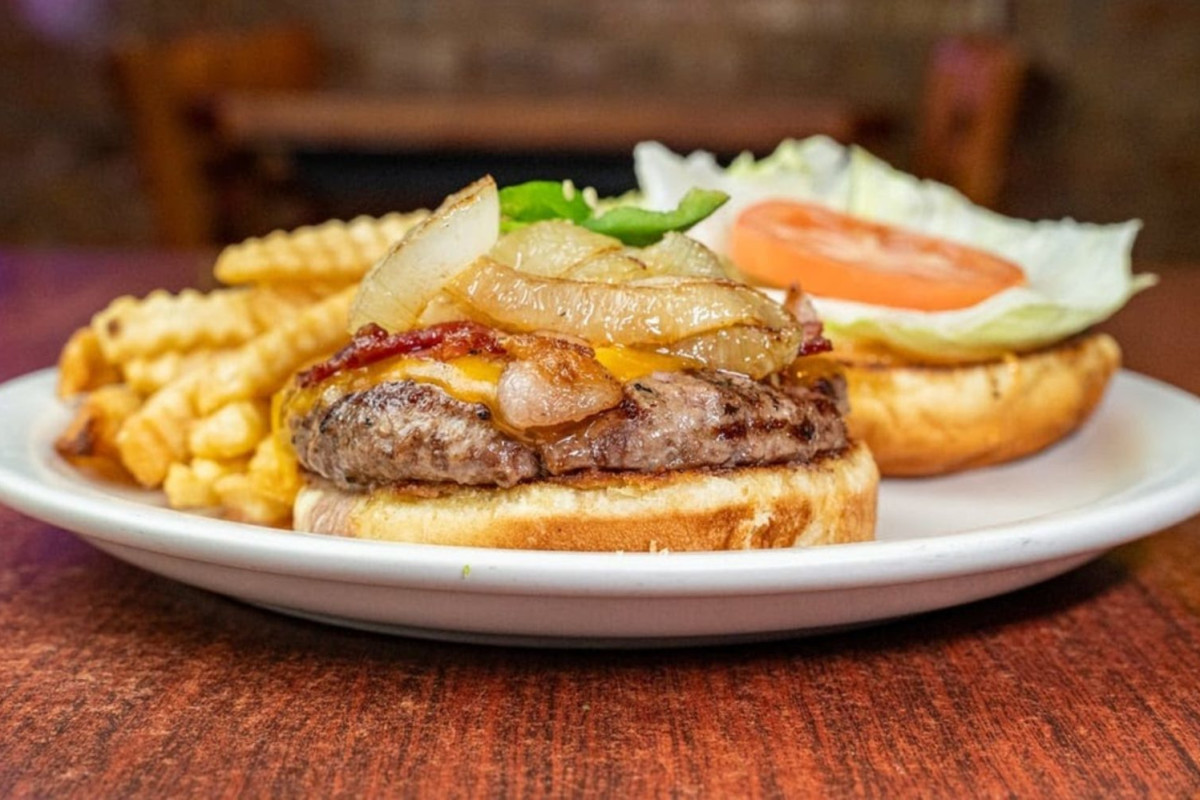 Photo 1 of 4: Gio's Bar & Grill