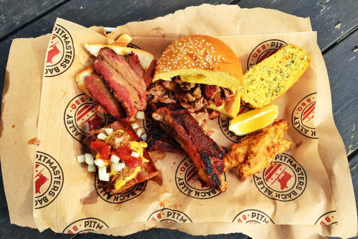 Photo 1 of 4: Pitmasters Back Alley BBQ