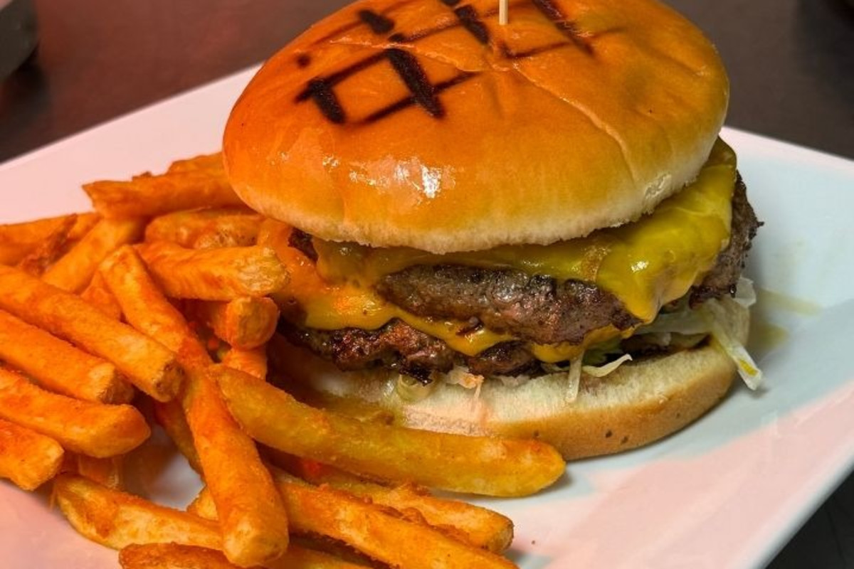 5 Monkeys SportsBar and Restaurant
