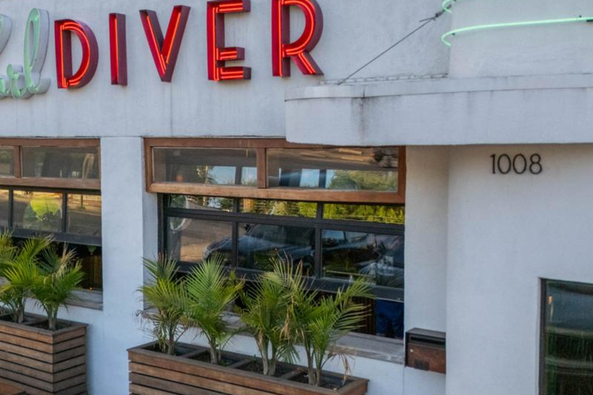 Pearl Diver
