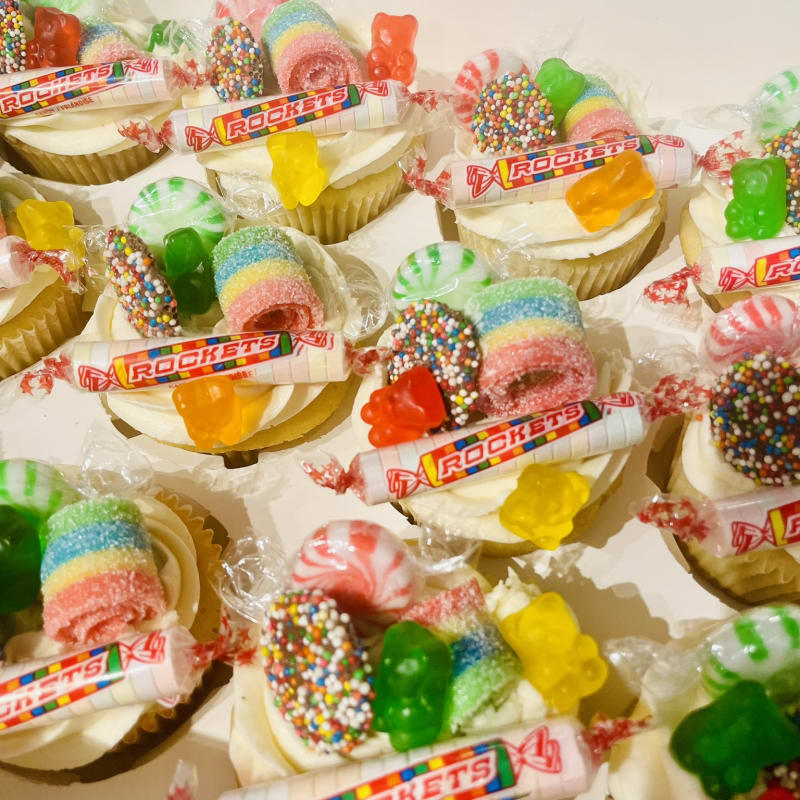 Custom cupcake display - Custom cupcakes in Vancouver by Cakeaboo