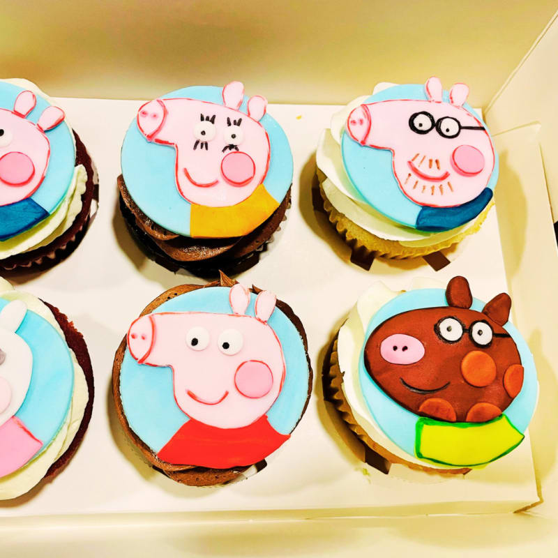 Artistic cupcake designs - Custom cupcakes in Vancouver by Cakeaboo