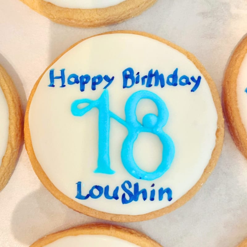 Artistic cookie creations - Custom decorated cookies in Vancouver by Cakeaboo