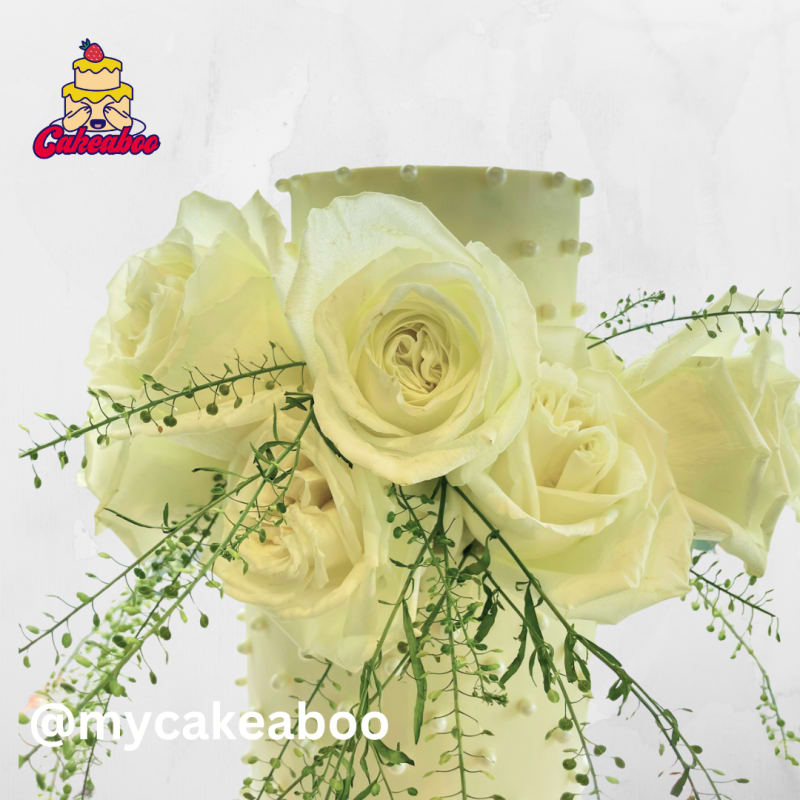 white floral wedding cake - Custom wedding cake in Vancouver by Cakeaboo