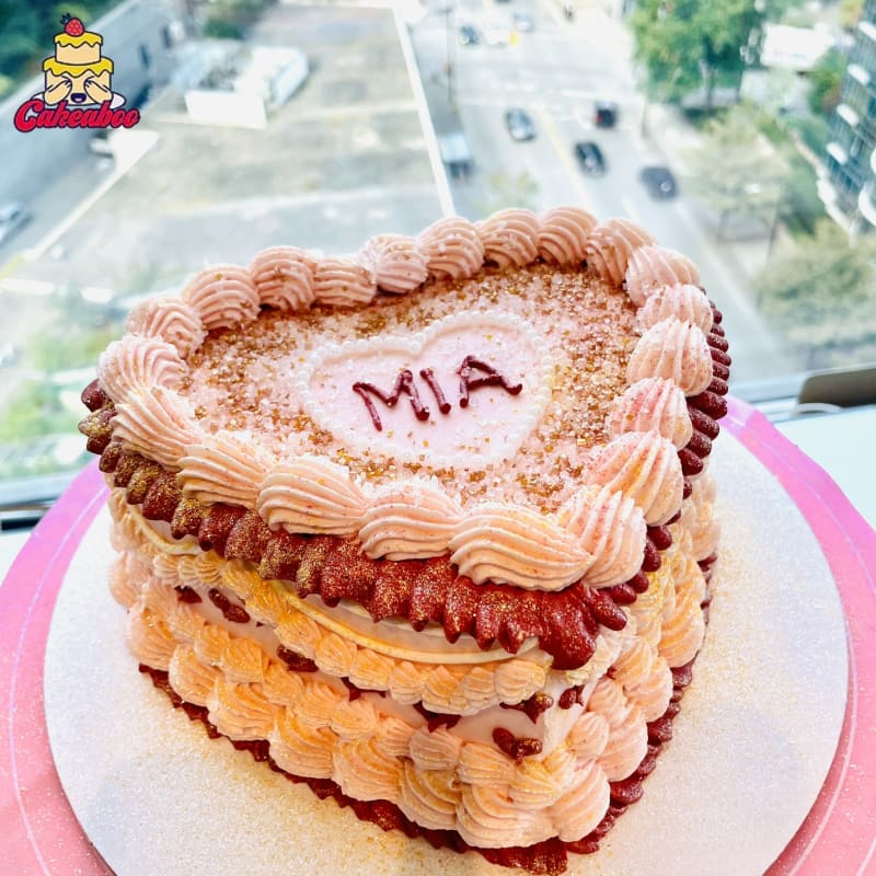 Beautiful heart cake design - Custom heart cake in Vancouver by Cakeaboo